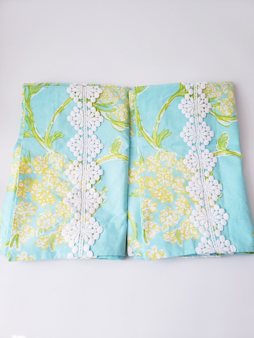 Lilly Pulitzer Garnet Hills Racy Lacey Skye Blue Botanical Print Pillow Cases